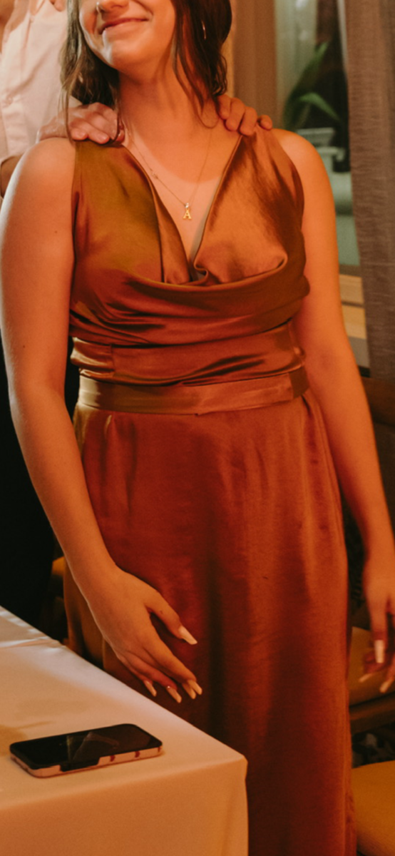 Kokteilinė šventei suknelė