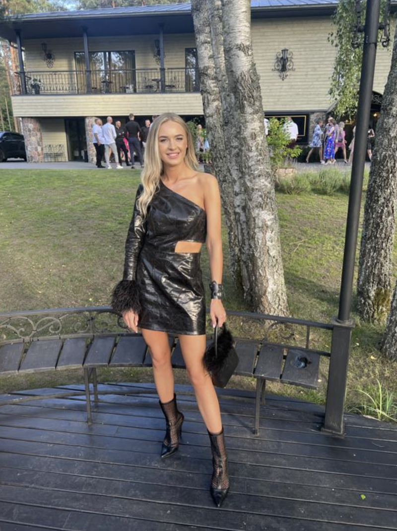 Juoda suknelė